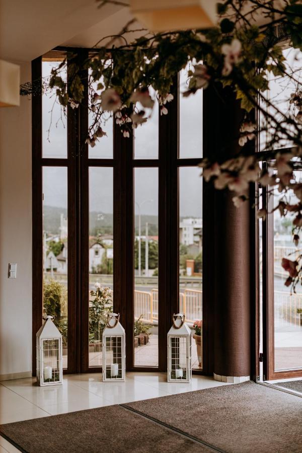 Hotel Magnolia Sitkowka-Nowiny ภายนอก รูปภาพ